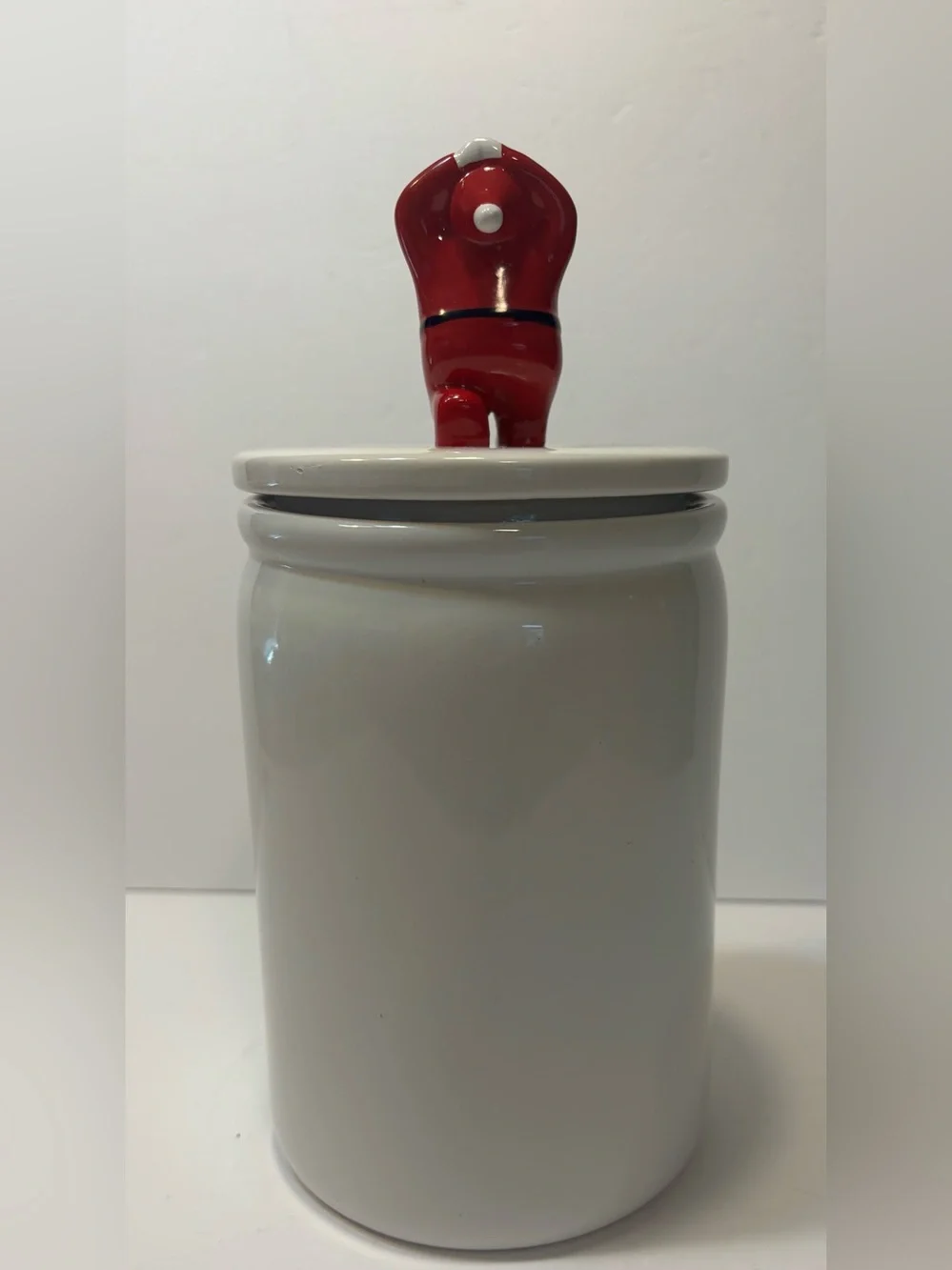 Magenta ceramic holiday